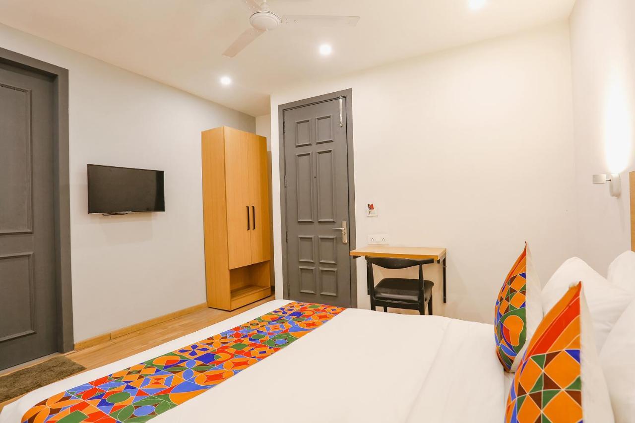 Hotel Fabexpress D2 Paschim Vihar Delhi  Exterior foto